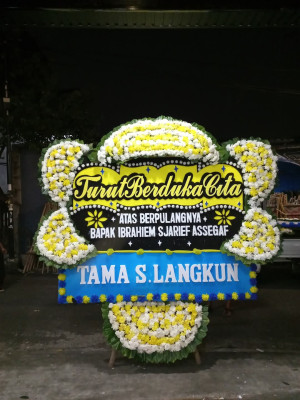 Papan Bunga Duka di Kembu